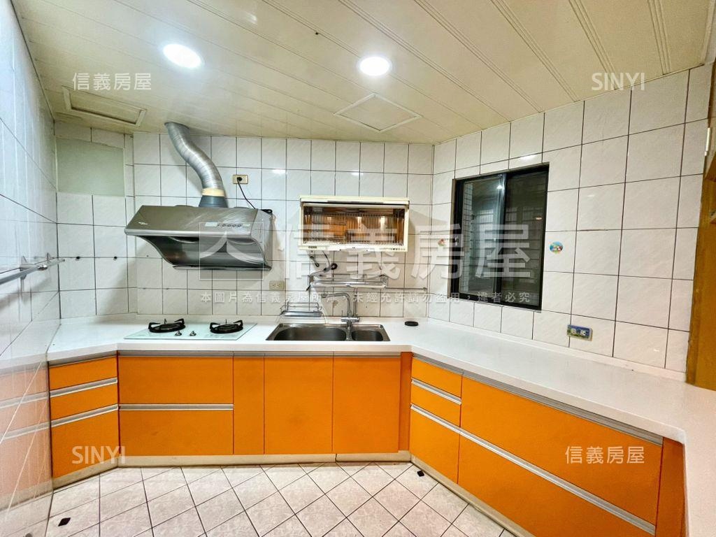 低總價★北醫電梯四房車位房屋室內格局與周邊環境