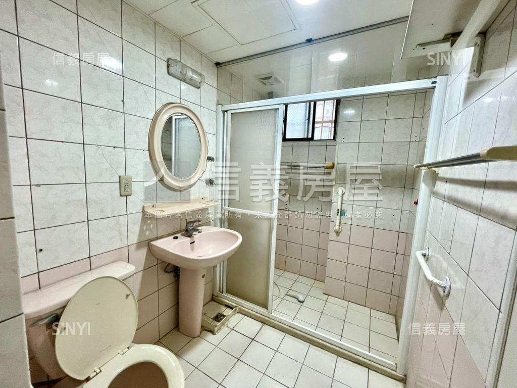 低總價★北醫電梯四房車位房屋室內格局與周邊環境