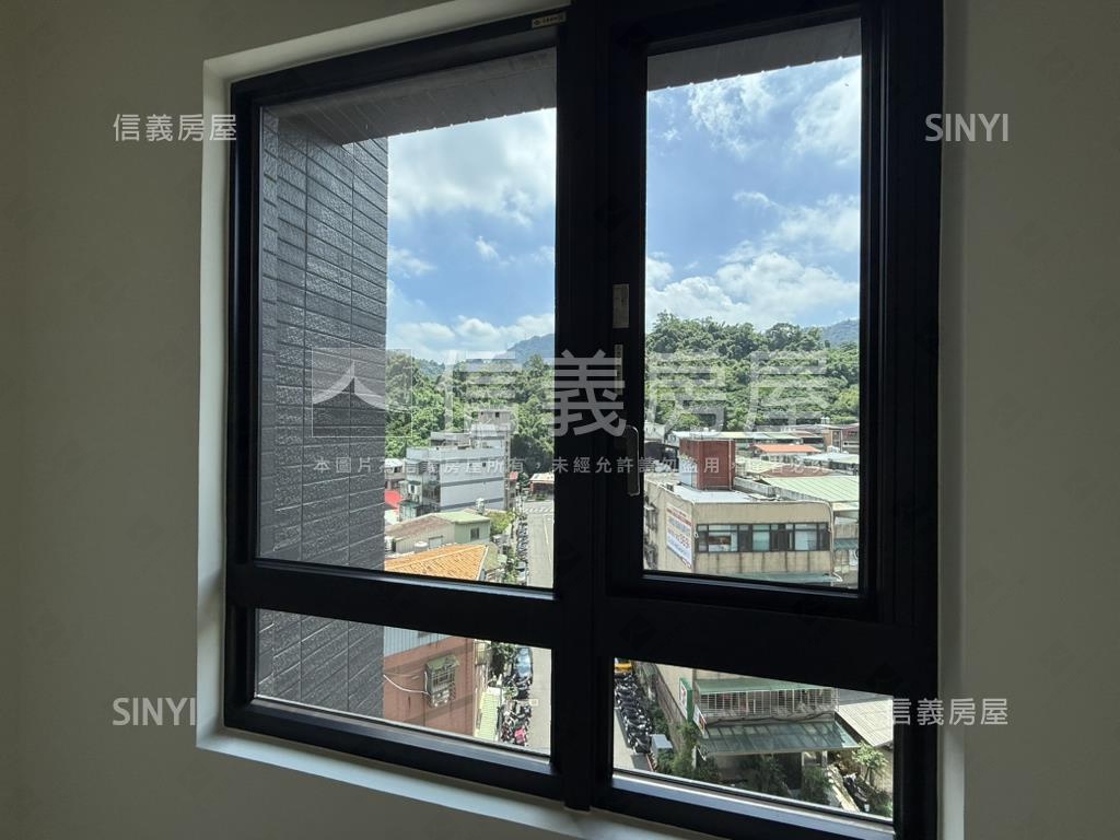 達欣信義文華美景附坡車位房屋室內格局與周邊環境