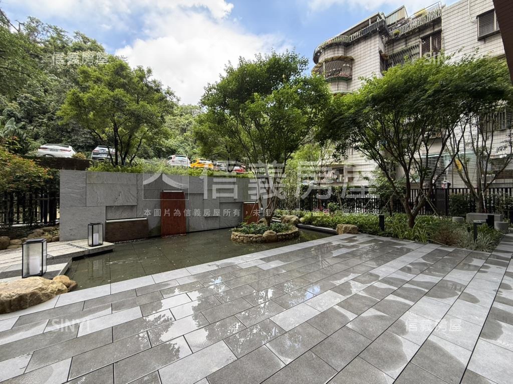 達欣信義文華美景附坡車位房屋室內格局與周邊環境
