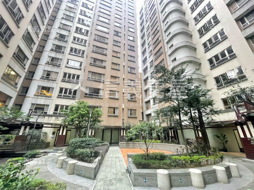 景安國宴｜電梯３房＋車位房屋室內格局與周邊環境