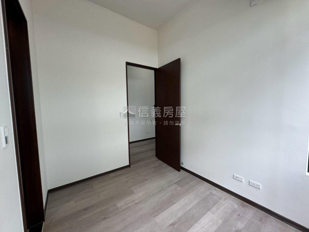 全新交屋新濠一閱房屋室內格局與周邊環境