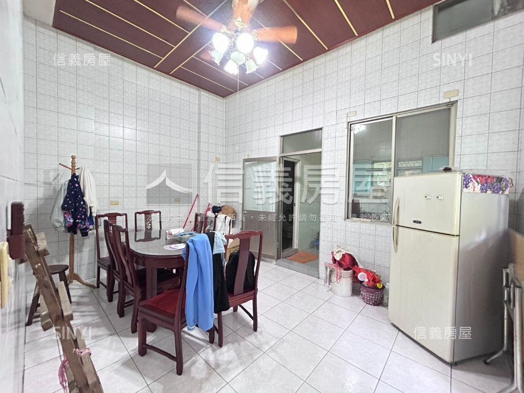 天星邊間百地坪豪墅房屋室內格局與周邊環境