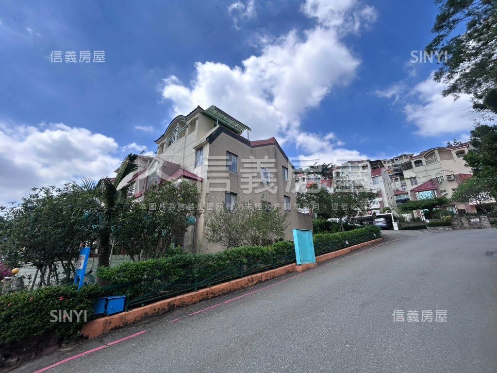 天星邊間百地坪豪墅房屋室內格局與周邊環境