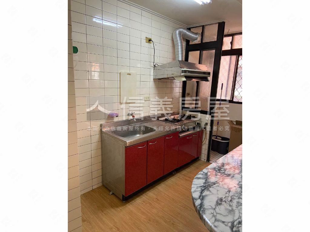 稀有！漢口商圈二樓公寓房屋室內格局與周邊環境