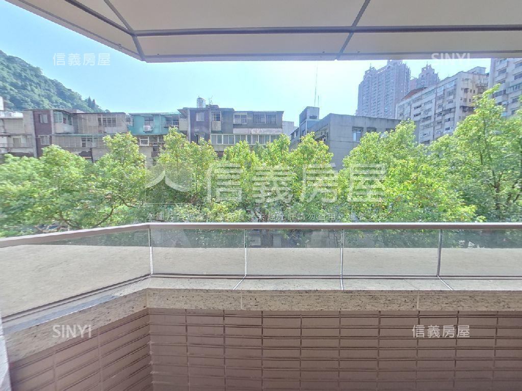 國泰樹海三面採光露台戶房屋室內格局與周邊環境