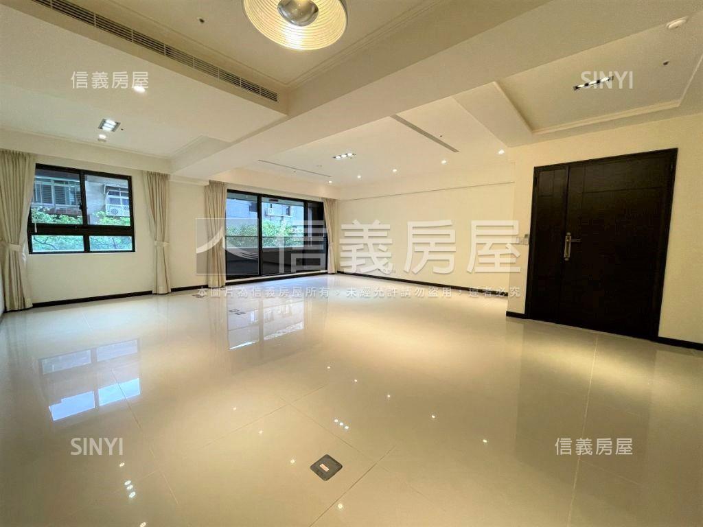 國泰樹海三面採光露台戶房屋室內格局與周邊環境