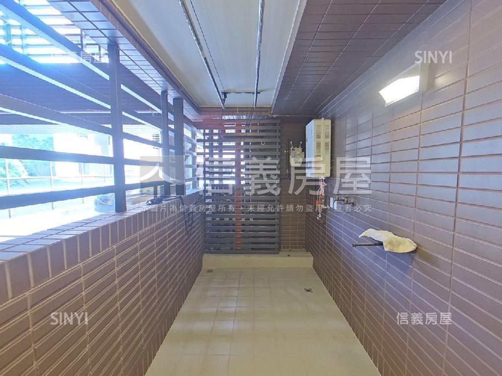 國泰樹海三面採光露台戶房屋室內格局與周邊環境