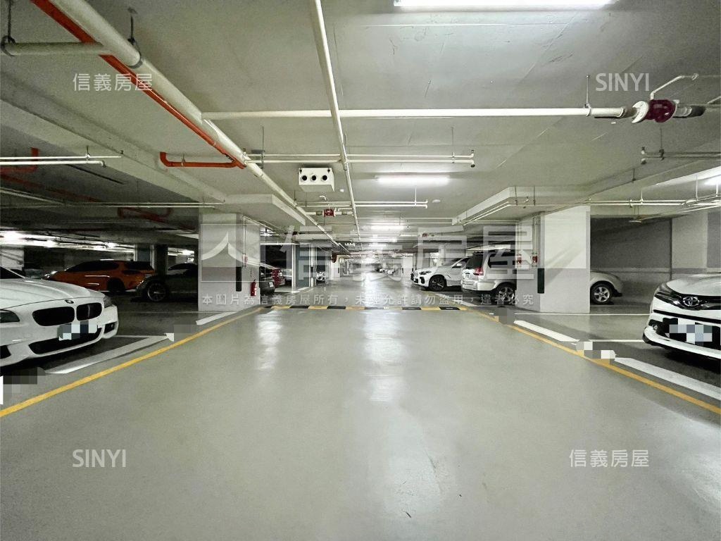 近捷運中樓層邊間三房平車房屋室內格局與周邊環境