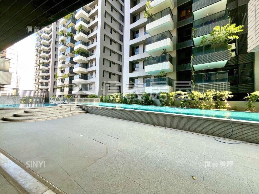 近捷運中樓層邊間三房平車房屋室內格局與周邊環境