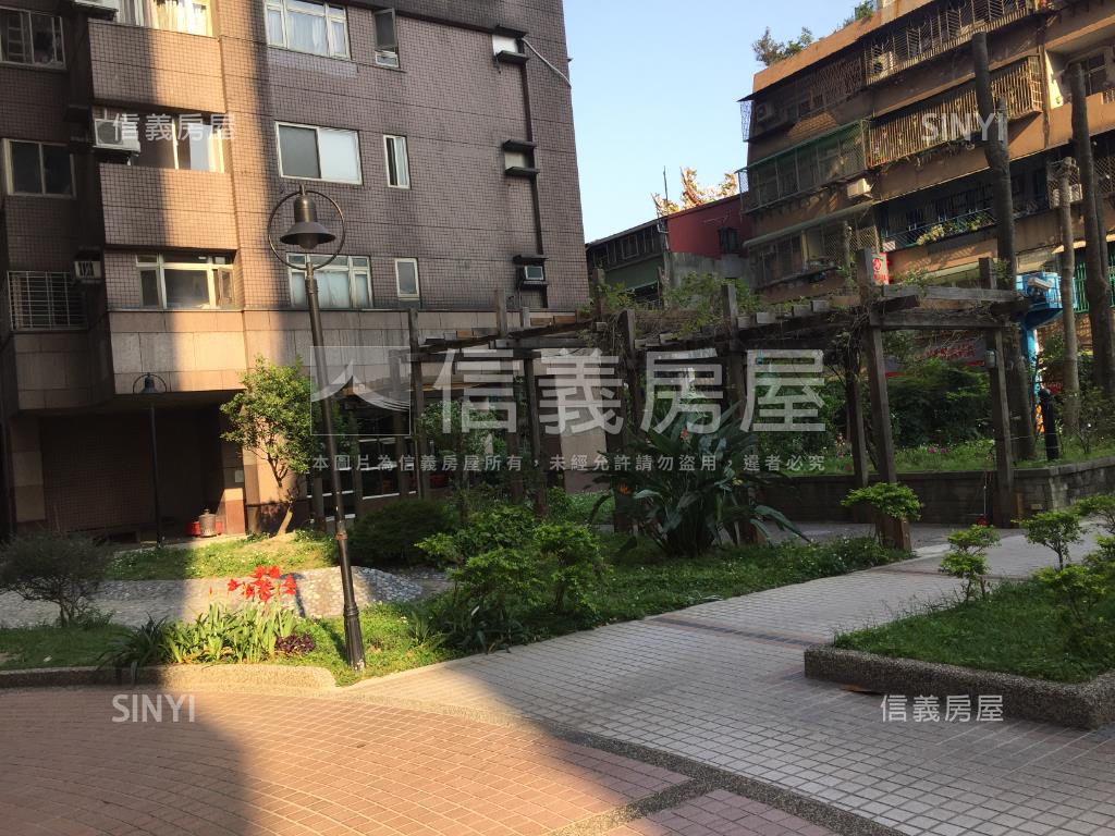 花廣高樓遠景三房坡平車位房屋室內格局與周邊環境