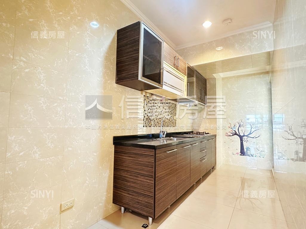 鳳揚高樓景觀質感四房平車房屋室內格局與周邊環境