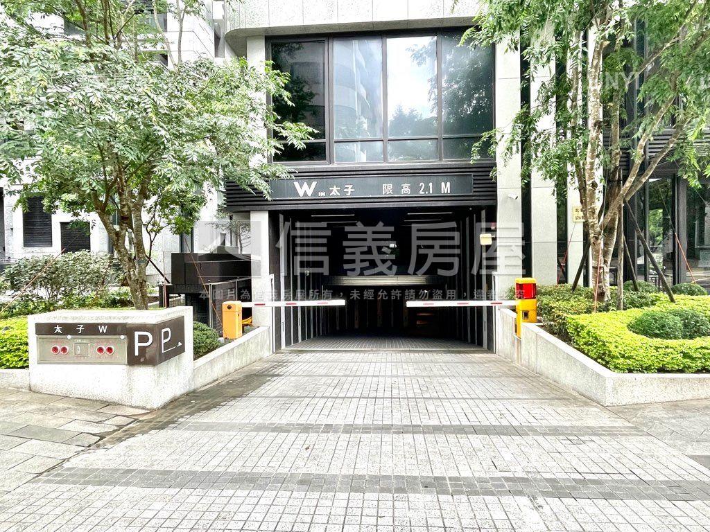 區公所Ｗ太子獨立產權車位房屋室內格局與周邊環境