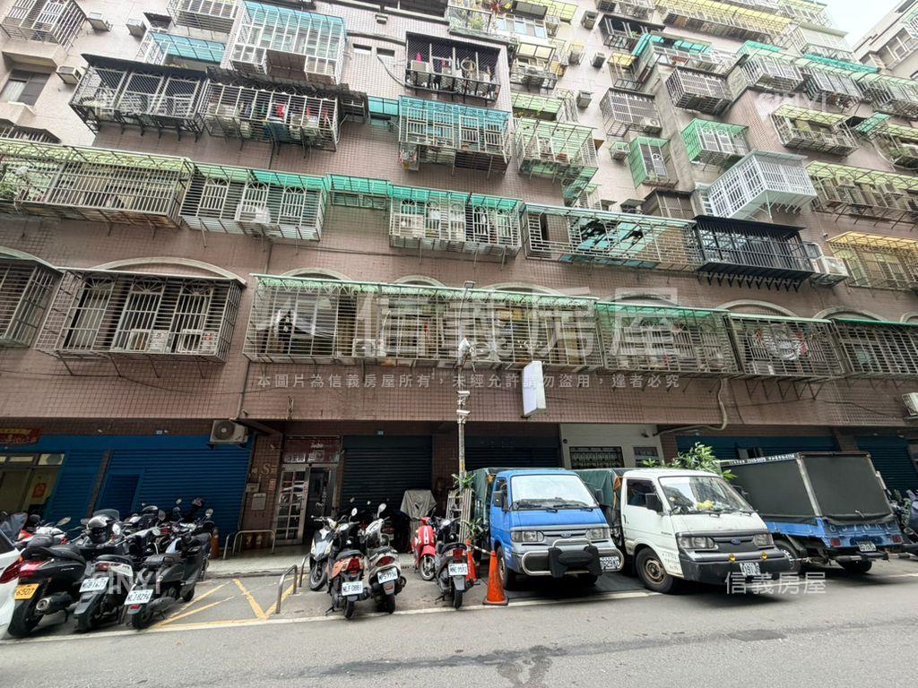 稀有四維三樓膝蓋救星房屋室內格局與周邊環境