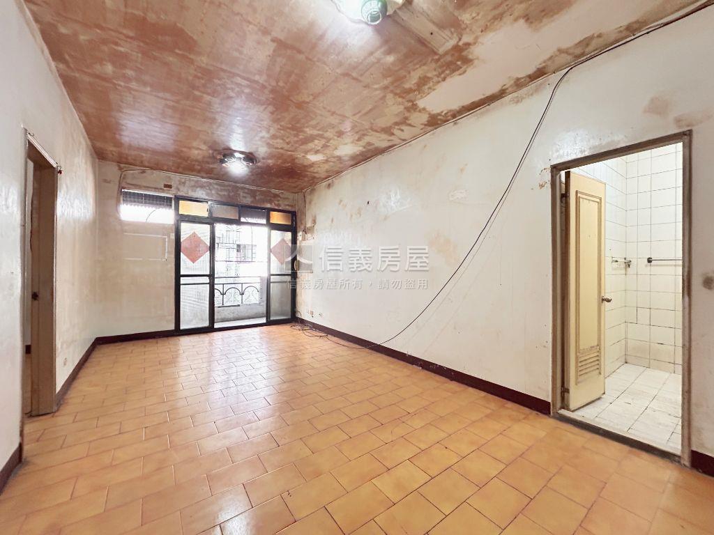 稀有四維三樓膝蓋救星房屋室內格局與周邊環境