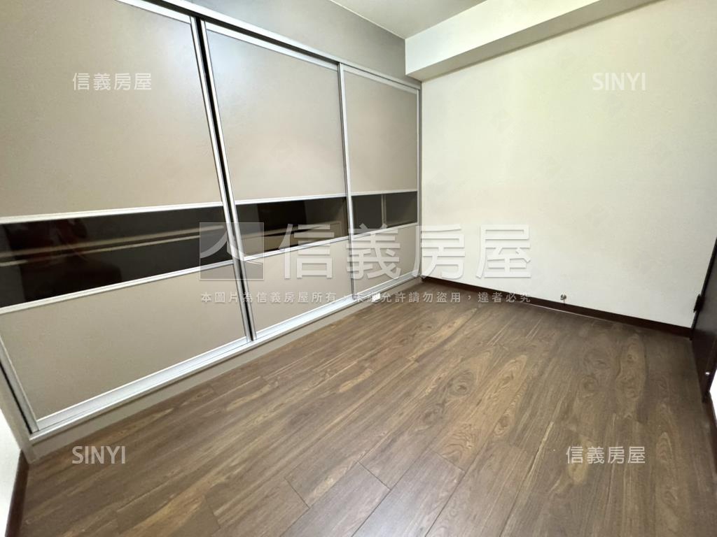 朝南富宇晴綻花園四房美宅房屋室內格局與周邊環境