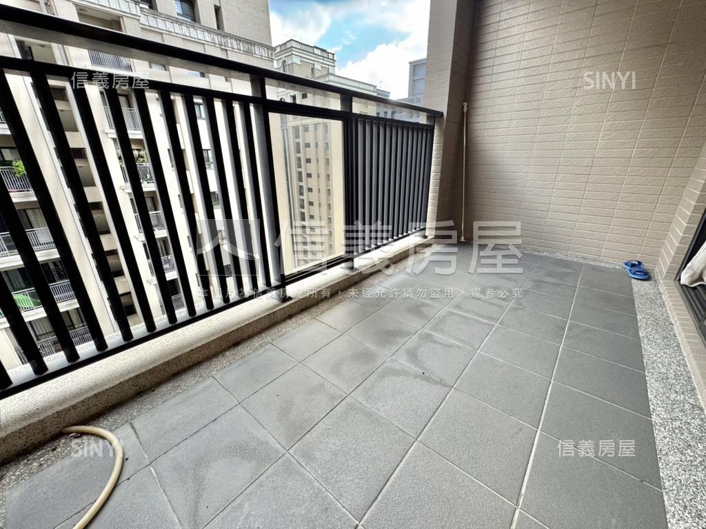朝南富宇晴綻花園四房美宅房屋室內格局與周邊環境