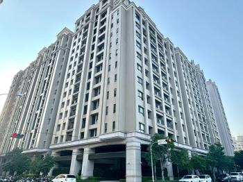 馬到成功朝南花園四房平車