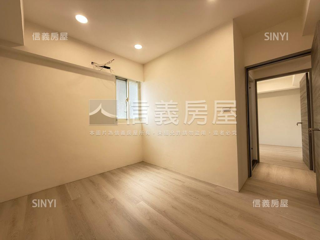 電梯三房坡平車位房屋室內格局與周邊環境