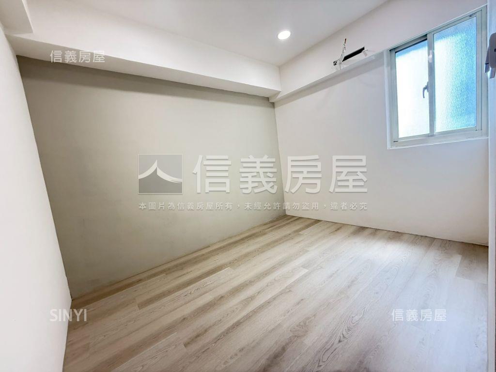 電梯三房坡平車位房屋室內格局與周邊環境