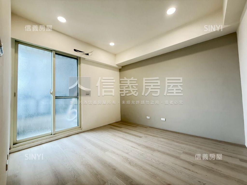 電梯三房坡平車位房屋室內格局與周邊環境