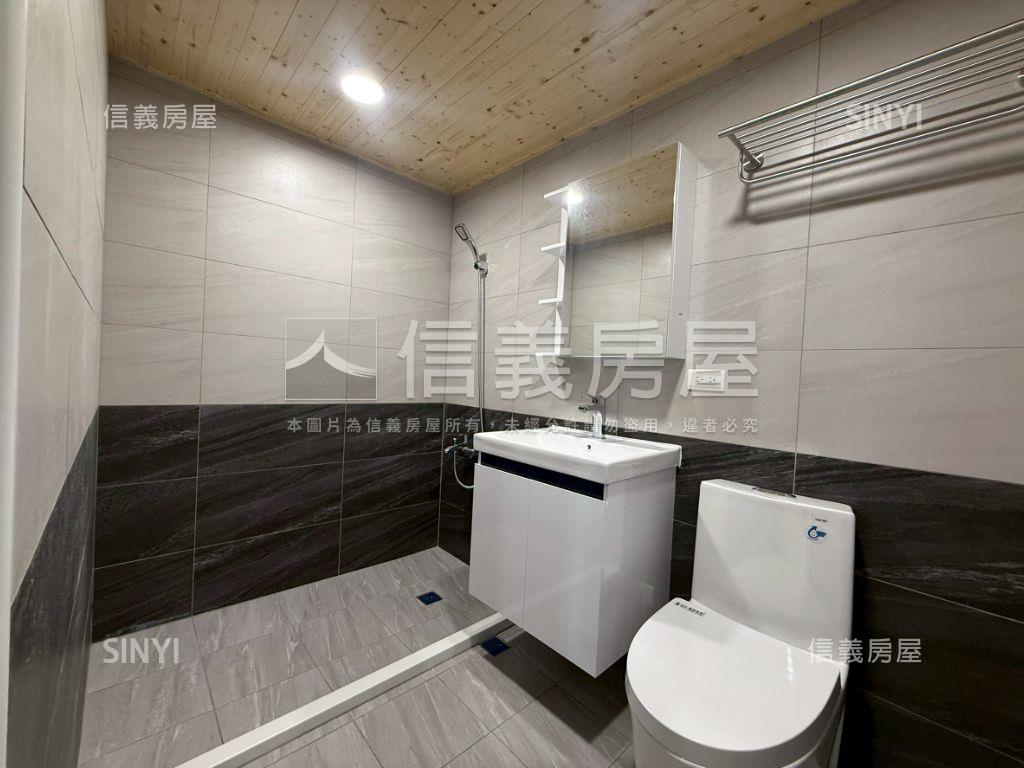 電梯三房坡平車位房屋室內格局與周邊環境