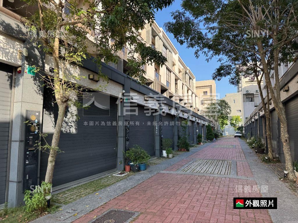 南區重劃朝南車庫透天房屋室內格局與周邊環境