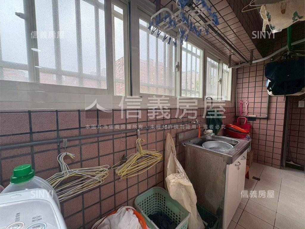 山圓靜謐三居房屋室內格局與周邊環境