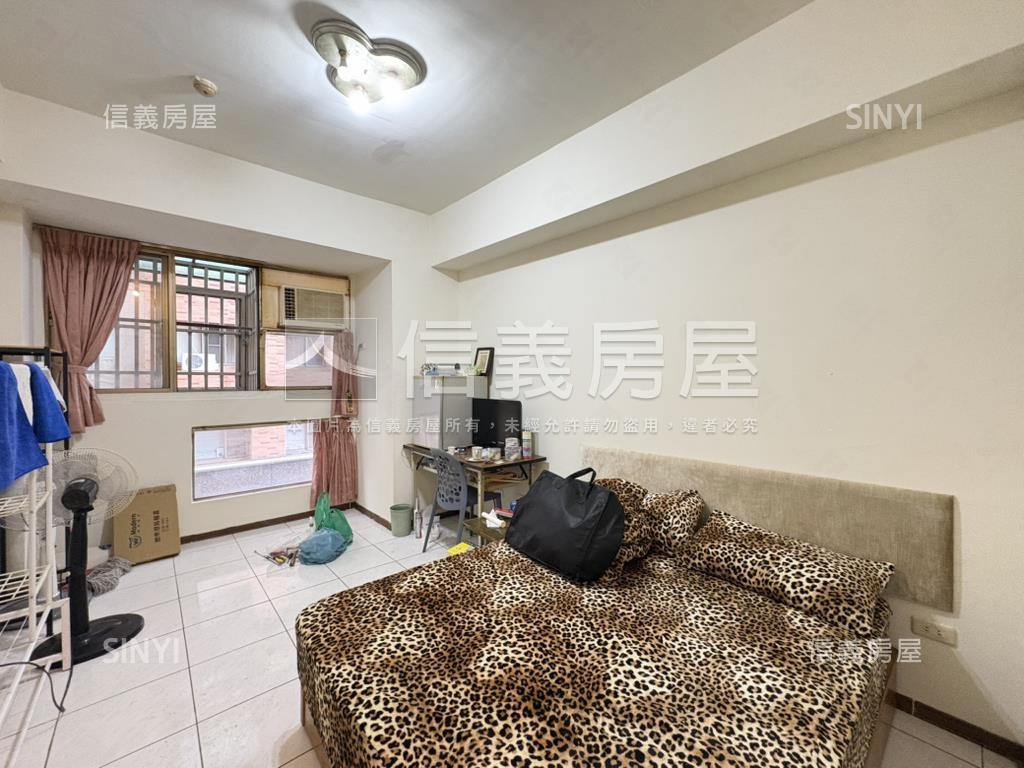 勤美誠品旁１房附車位房屋室內格局與周邊環境