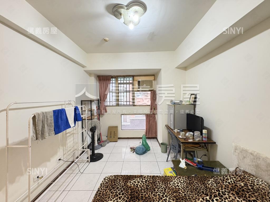 勤美誠品旁１房附車位房屋室內格局與周邊環境