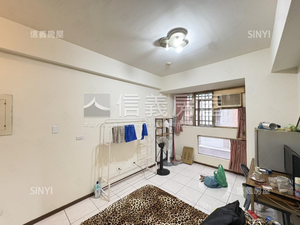 勤美誠品旁１房附車位房屋室內格局與周邊環境