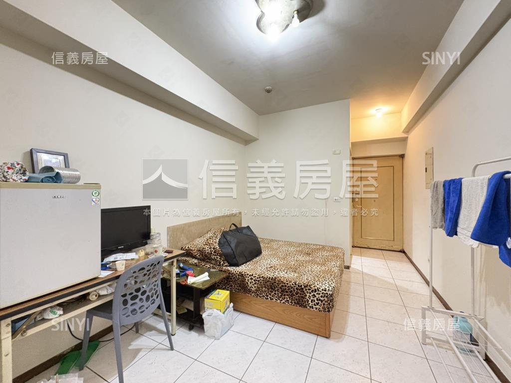 勤美誠品旁１房附車位房屋室內格局與周邊環境