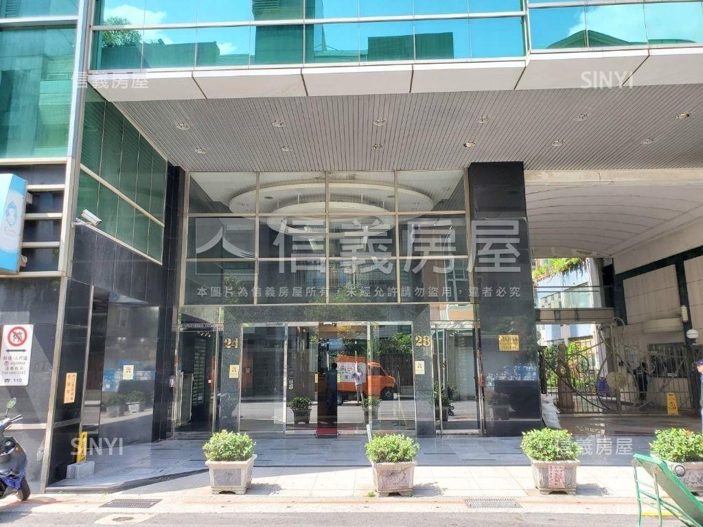 第一人稱邊間辦公房屋室內格局與周邊環境