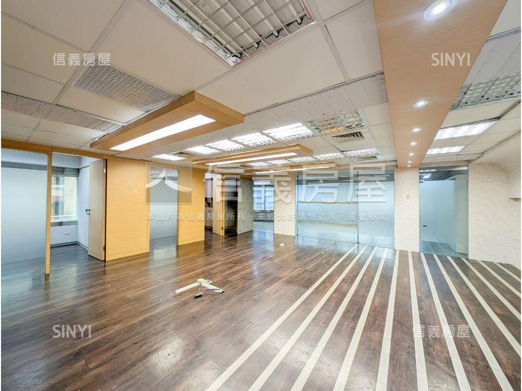 第一人稱邊間辦公房屋室內格局與周邊環境