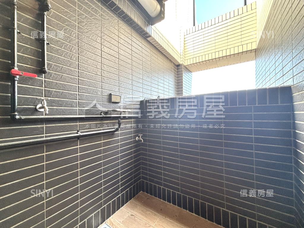 美術館未住兩房兩衛平車房屋室內格局與周邊環境