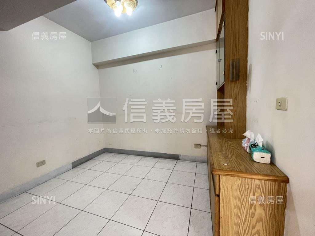 專任集美街３房車房屋室內格局與周邊環境