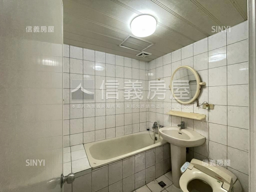 專任集美街３房車房屋室內格局與周邊環境