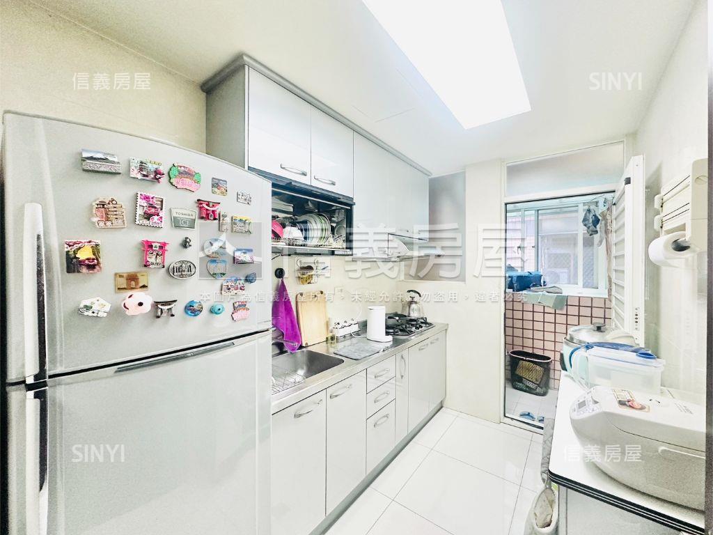 近海山站孔雀王朝３房房屋室內格局與周邊環境