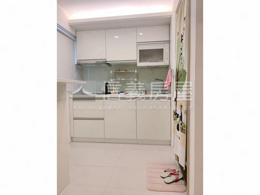 天母綠光電梯華廈帶車位房屋室內格局與周邊環境