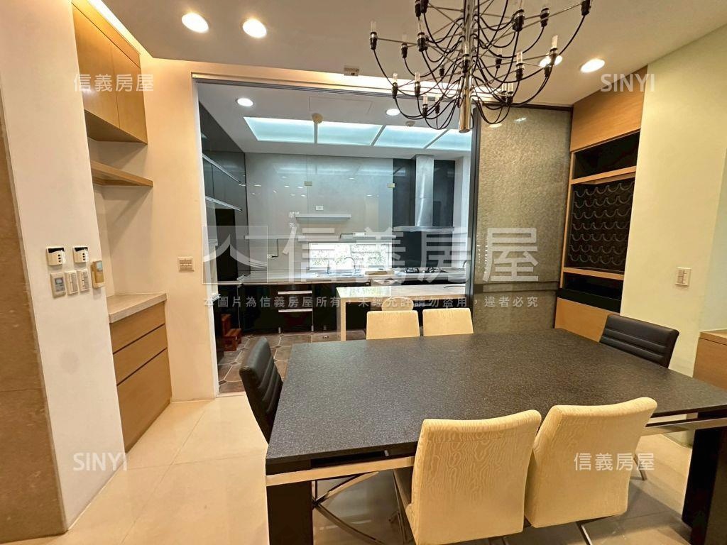 稀有青山鎮美裝潢透天別墅房屋室內格局與周邊環境