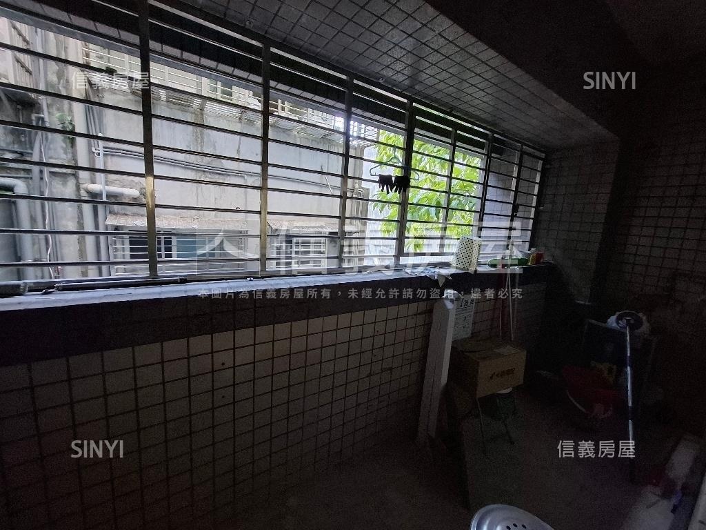 松江捷運ＴＯＰ面林蔭辦公房屋室內格局與周邊環境