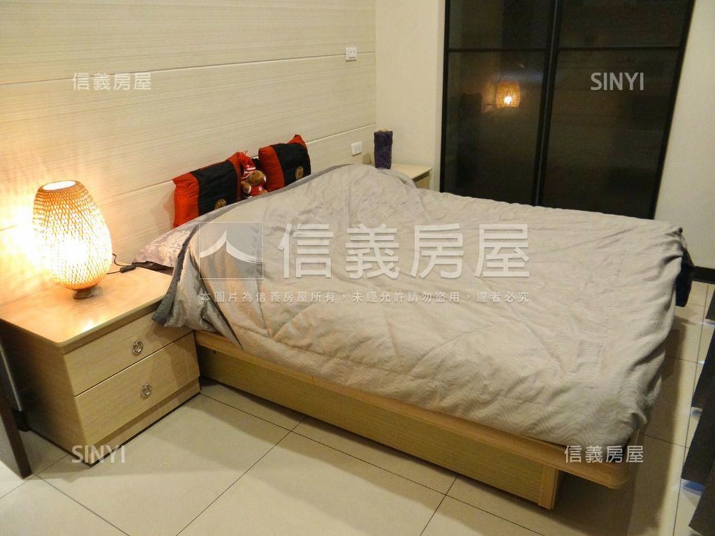 經貿【推】２房平面車位房屋室內格局與周邊環境