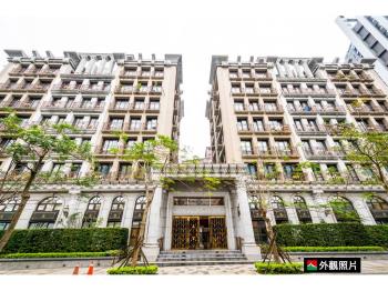 經貿【推】２房平面車位