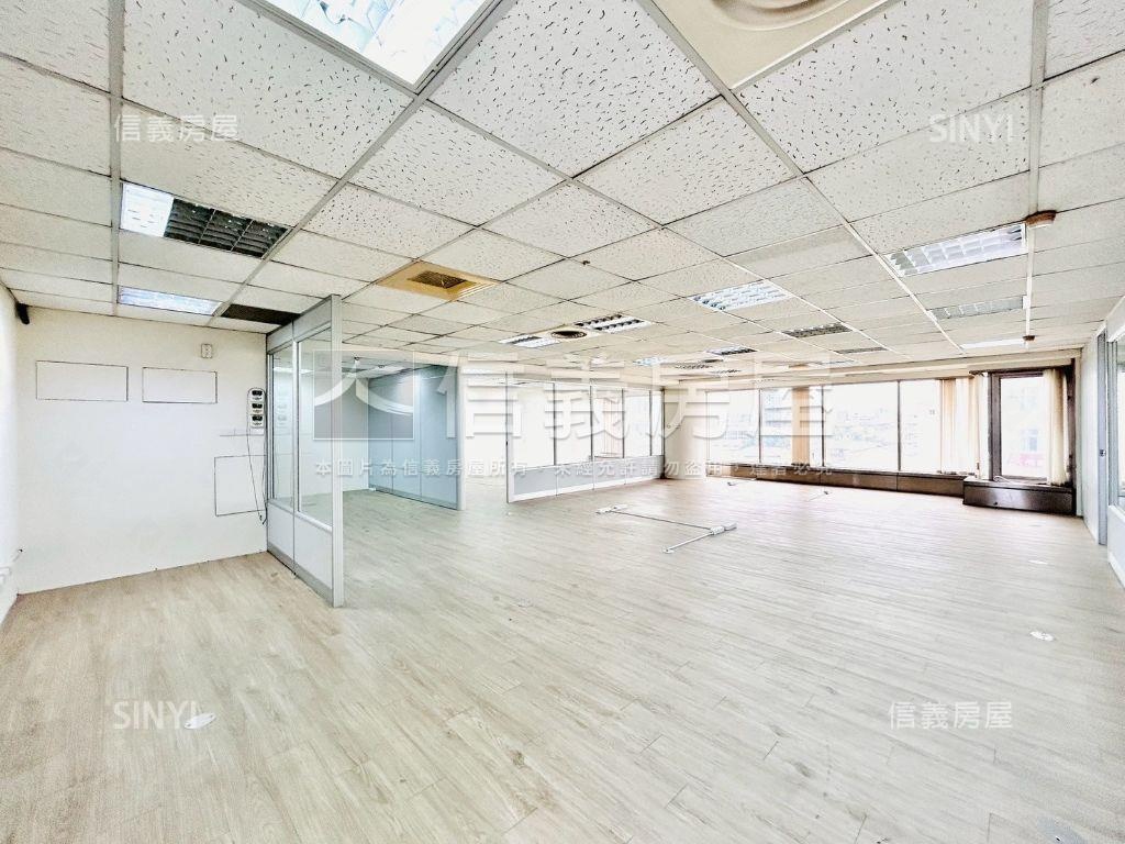 西屯文心路捷運商辦附車位房屋室內格局與周邊環境