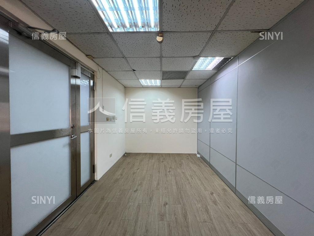 西屯文心路捷運商辦附車位房屋室內格局與周邊環境
