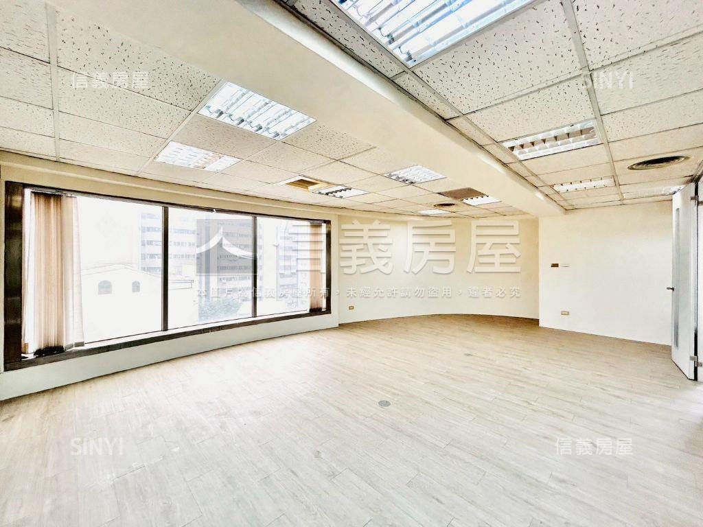 西屯文心路捷運商辦附車位房屋室內格局與周邊環境