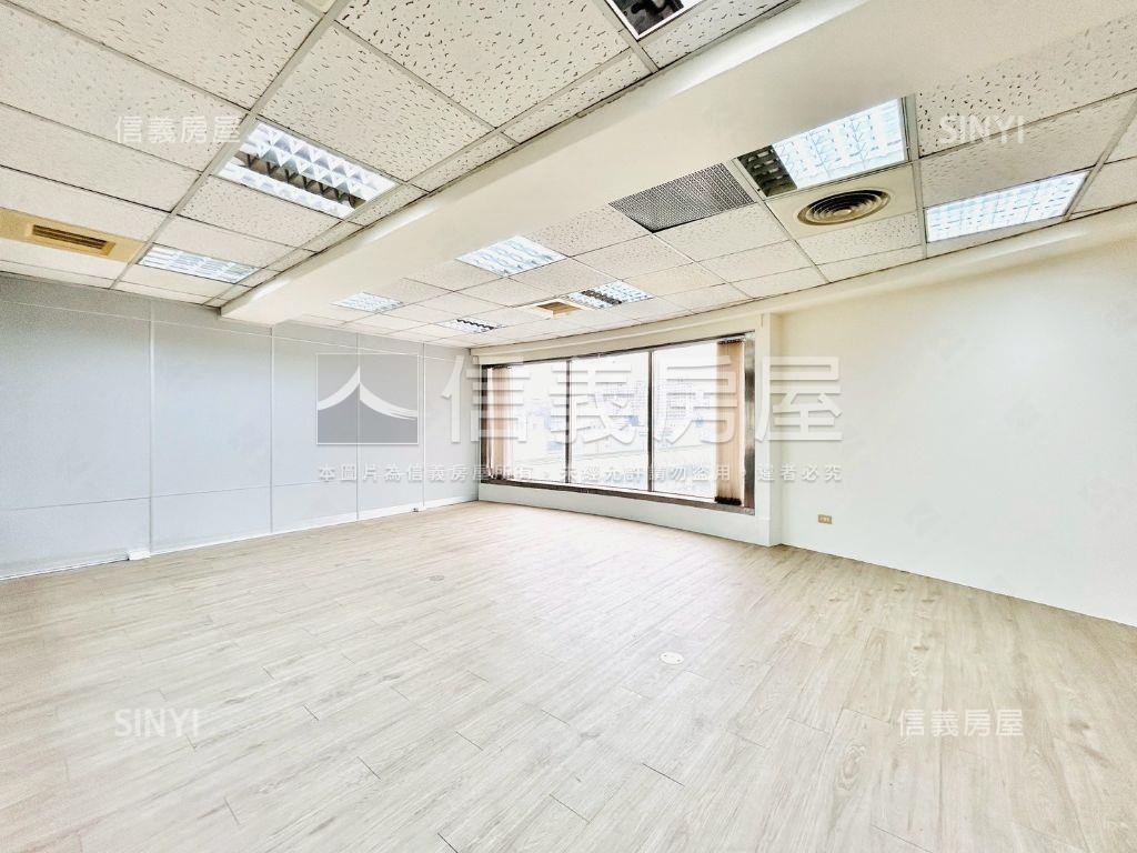 西屯文心路捷運商辦附車位房屋室內格局與周邊環境