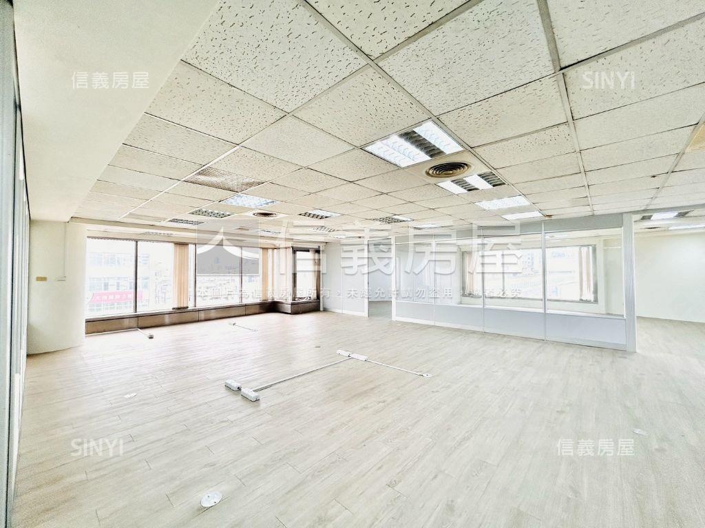 西屯文心路捷運商辦附車位房屋室內格局與周邊環境