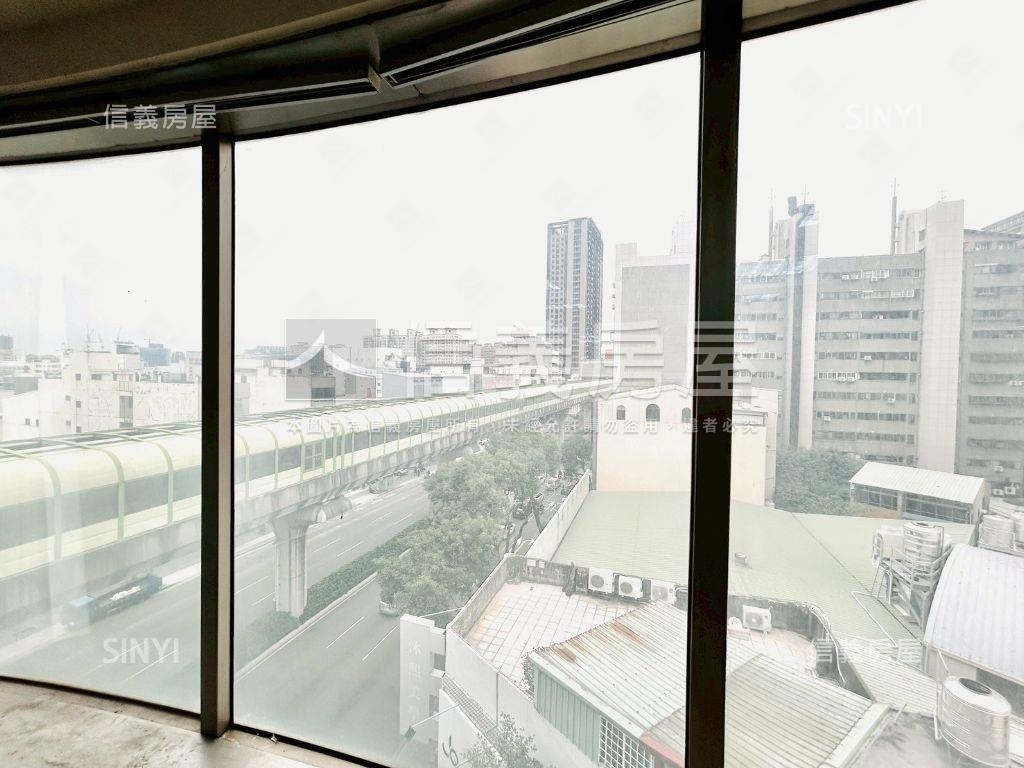 西屯文心路捷運商辦附車位房屋室內格局與周邊環境