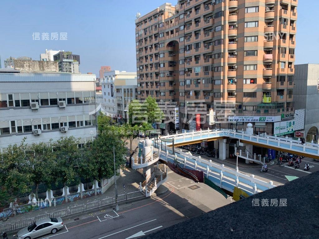 ㊖西區雙車位露臺採光戶房屋室內格局與周邊環境